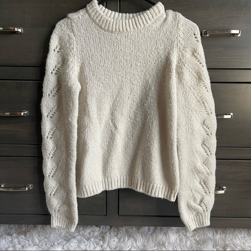 Mock neck knitted sweater
